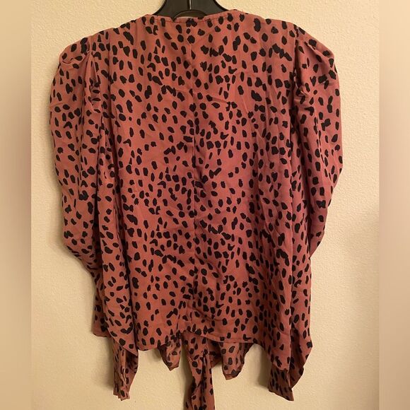 DO+BE animal print wrap blouse with puff sleeve L - Picture 2 of 3